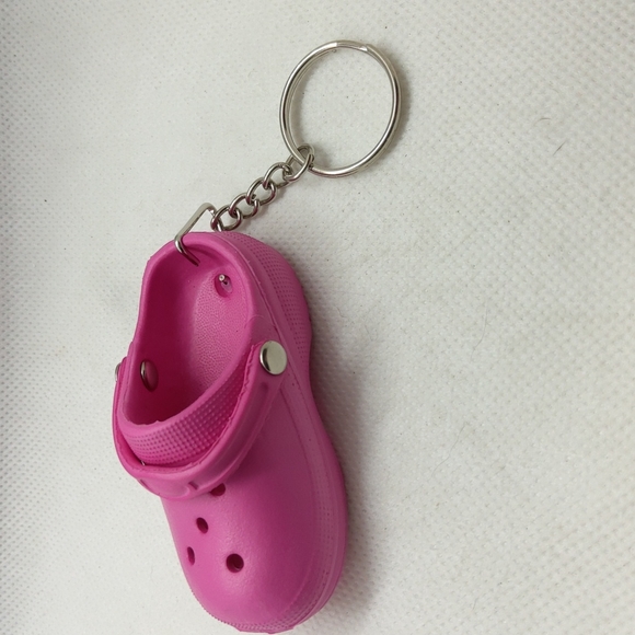 Mini Croc Keychain Dark Pink. Unisex - Picture 2 of 6